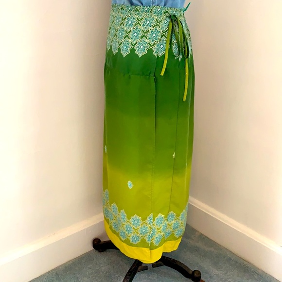 Ombre silk border printed wrap skirt with beading - Picture 3 of 10